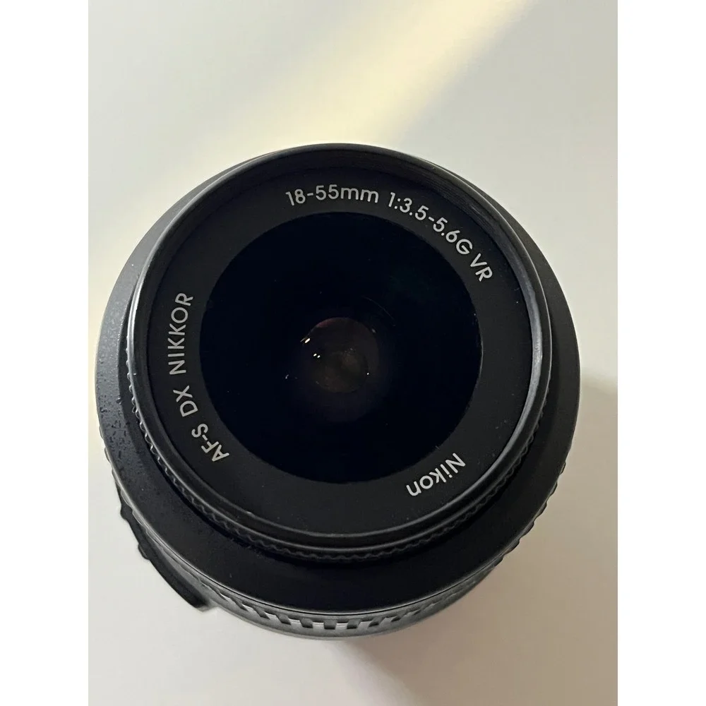 Nikon AF-S DX Nikkor 18-55mm f/3.5-5.6G VR Lens Watson Charger & Battery‎ Bundle